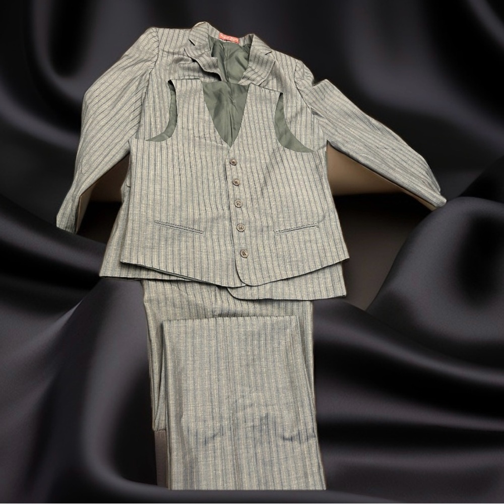 Marco freno boy grey striped tuxedo 3 part of the tuxedo  for boy size 20